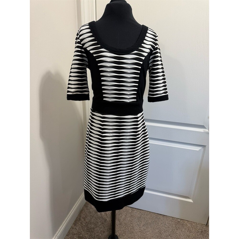 Karen Kane Dress Womens Size S Black White Striped Sheath Knee 3/4 Sleeve